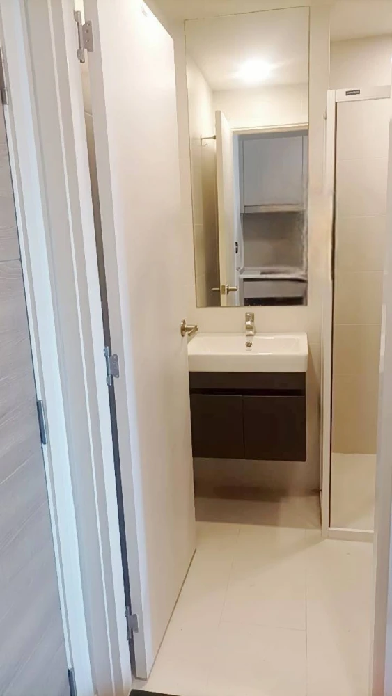 Private Top-Floor Corner Unit for Rent - Tower B, 8th Floor with Iconic Elephant Building View | ✨ Atmoz Ladprao 15