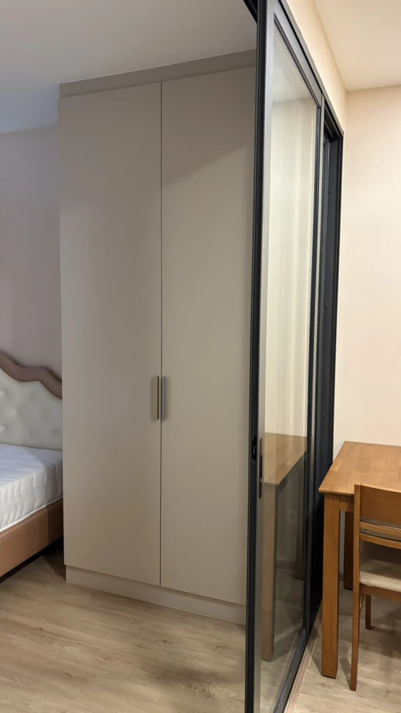 Fully Furnished 1-BR Condo for Rent - 27.61 sq.m., 2nd Floor (Building B), Complete with Electrical Appliances in the Heart of Samyan | ✨ The Nest Chu