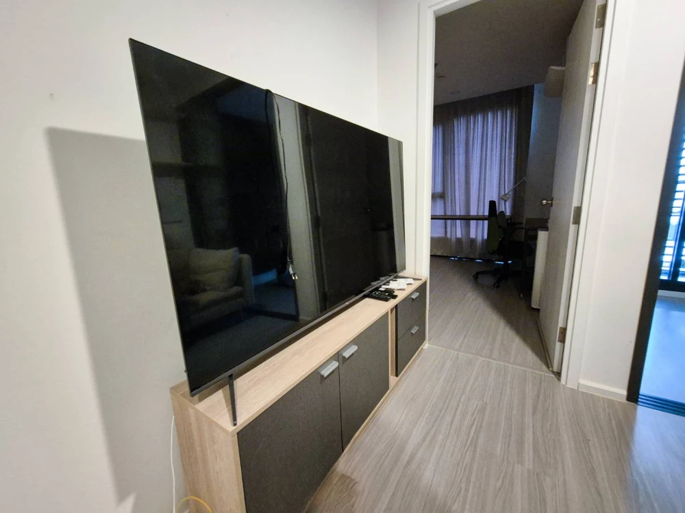 Fully Furnished 1-BR Condo for Rent - Private Workroom with soundproof foam & FREE Private AIS Fiber Internet | ✨ Denim Jatujak