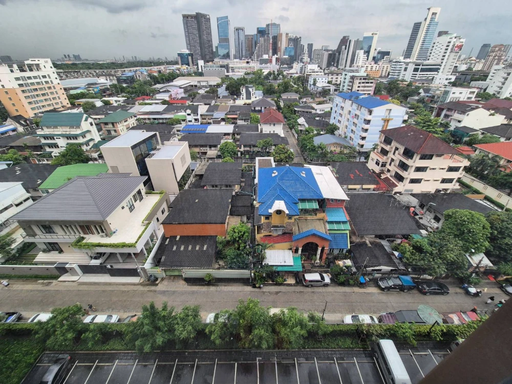 Fully Furnished 1-BR Condo for Rent - Private Workroom with soundproof foam & FREE Private AIS Fiber Internet | ✨ Denim Jatujak