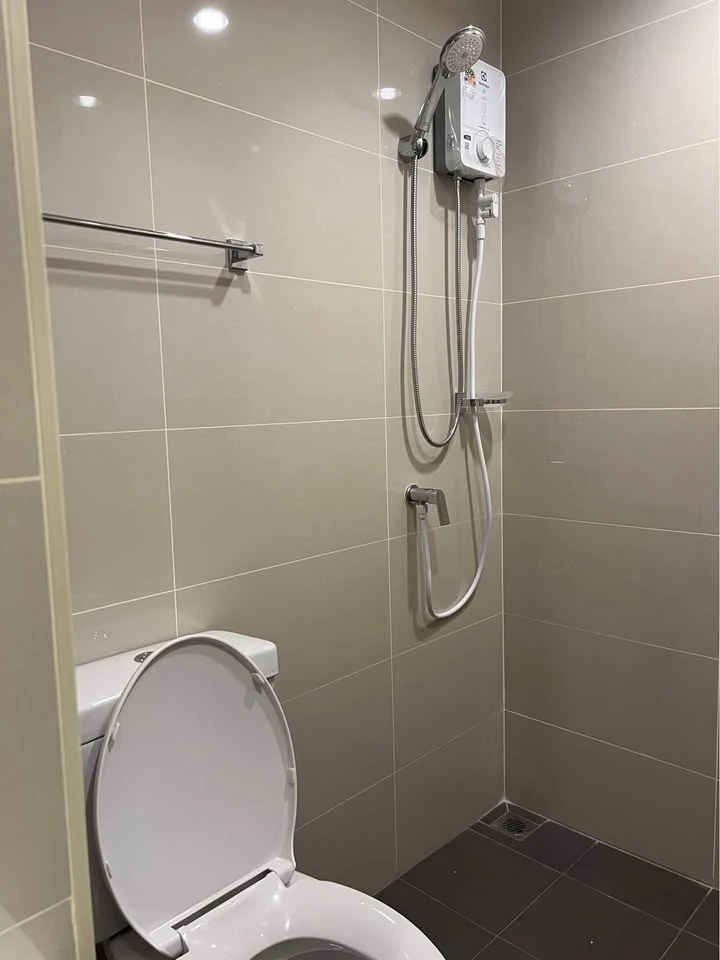 Condo for rent, luxuriously decorated, A space mega, well-separated rooms, great price, I must say you must not miss it.