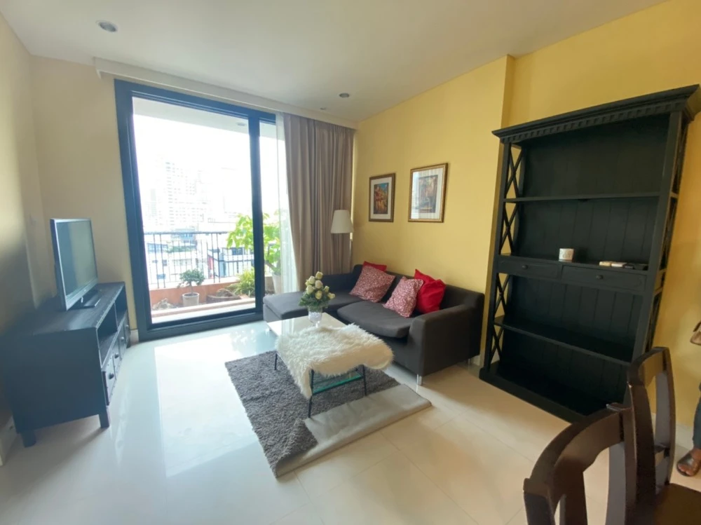 Urgent for rent !! Aguston Sukhumvit 22 Condo, beautiful room, fully furnished, near the train, reasonable price, don't wait !!