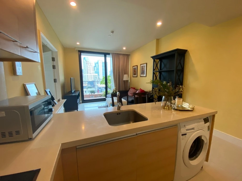 Urgent for rent !! Aguston Sukhumvit 22 Condo, beautiful room, fully furnished, near the train, reasonable price, don't wait !!