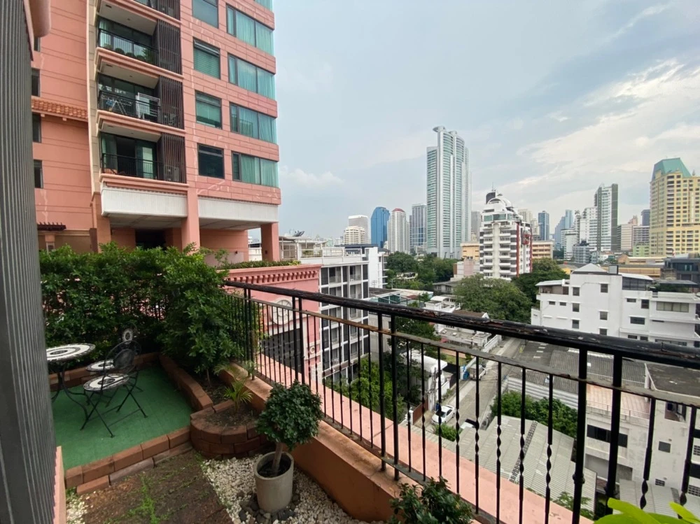 Urgent for rent !! Aguston Sukhumvit 22 Condo, beautiful room, fully furnished, near the train, reasonable price, don't wait !!