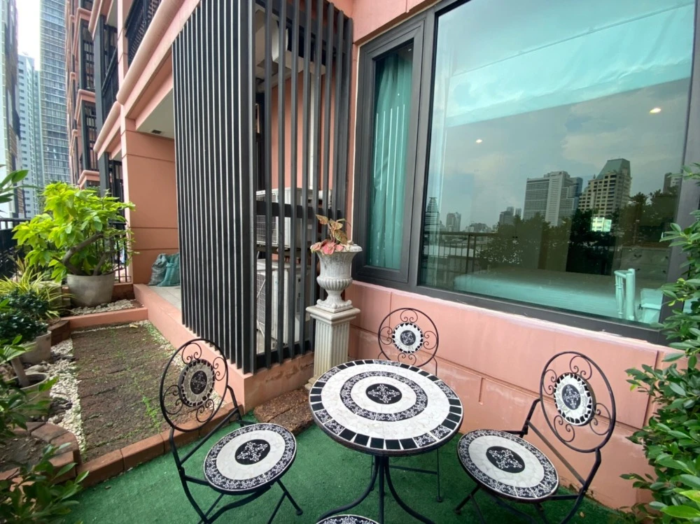 Urgent for rent !! Aguston Sukhumvit 22 Condo, beautiful room, fully furnished, near the train, reasonable price, don't wait !!
