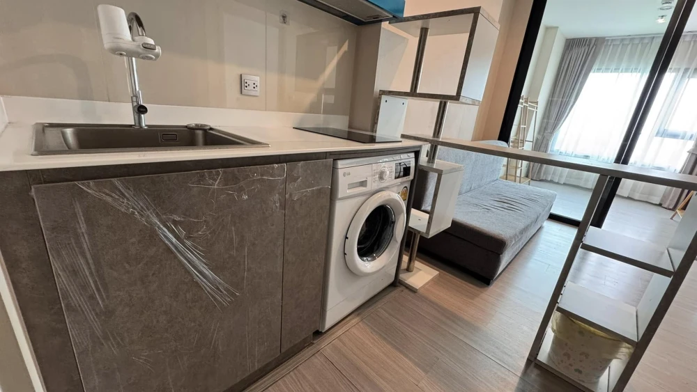 Urgently for rent, Aspire Erawan Prime, spacious room, 15th floor, high view, complete here, come and reserve now, don't delay.