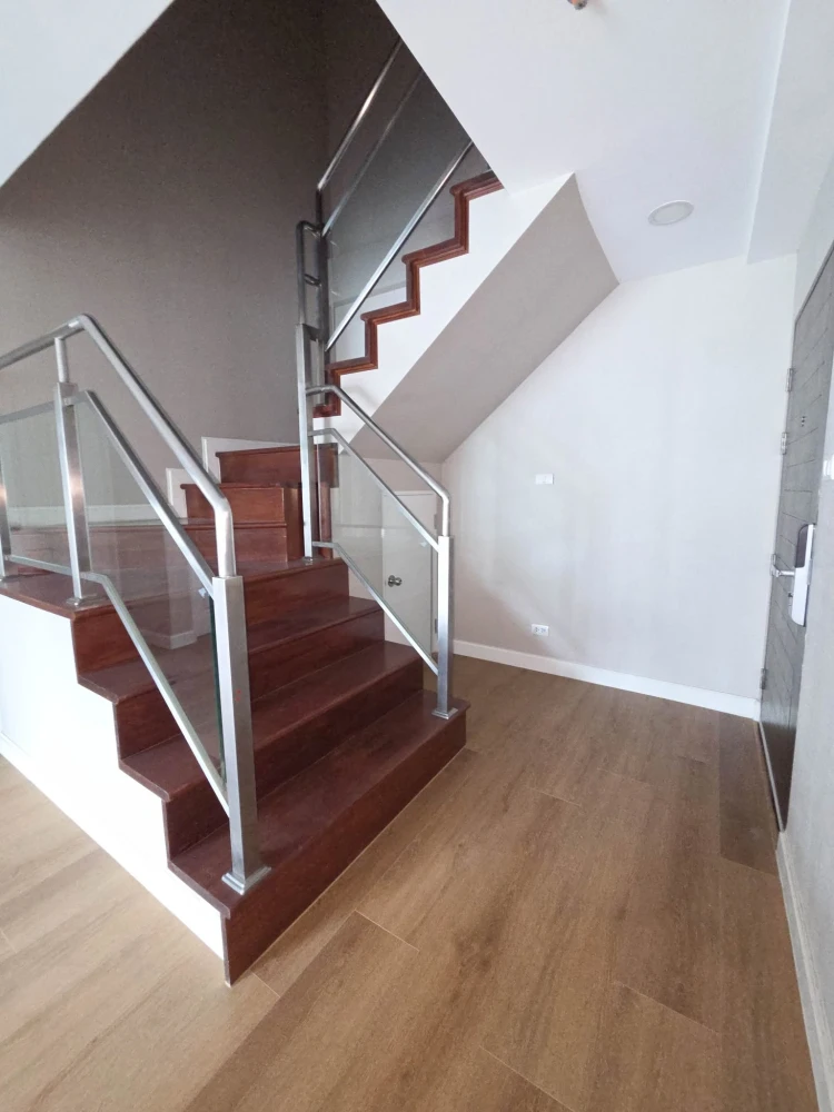For rent immediately! Belle Grand Rama9 Duplex unit with spacious living area and complete amenities. Book now!