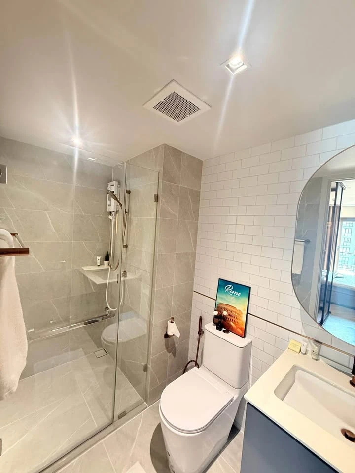 For rent immediately! Chapter Thonglor 25, fully furnished unit with high-quality built-in furniture. Amazing price! You'll regret not booking!