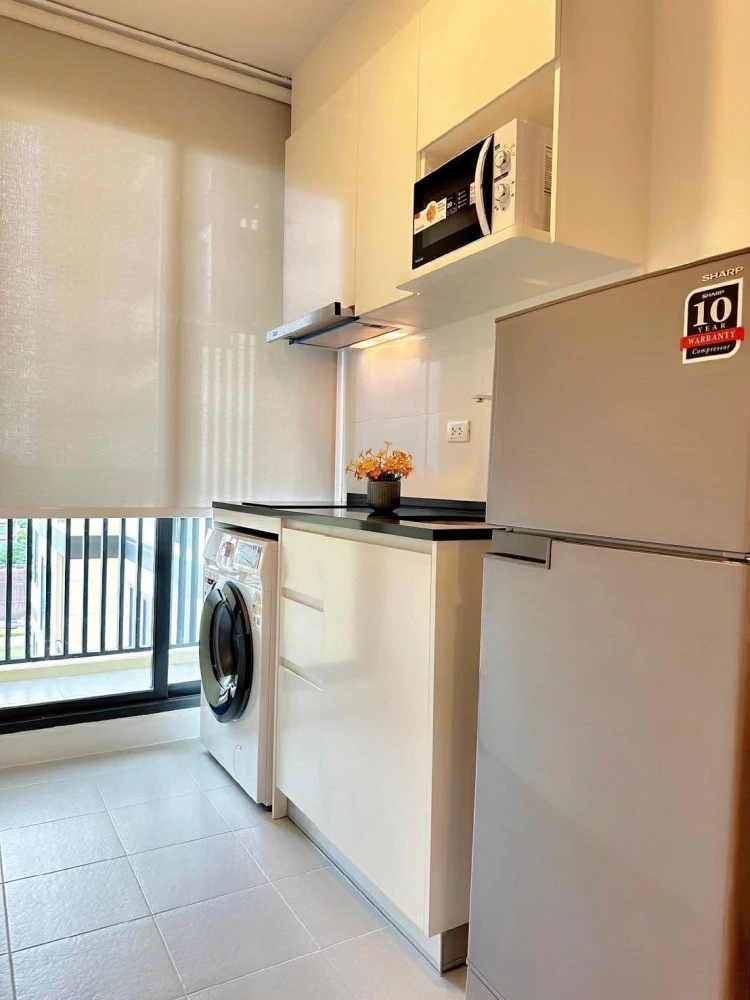 Urgently available for rent at Chewathai Kaset Nawamin. Beautifully decorated room, white tone, pleasing to the eye, affordable price. Hurry and reser
