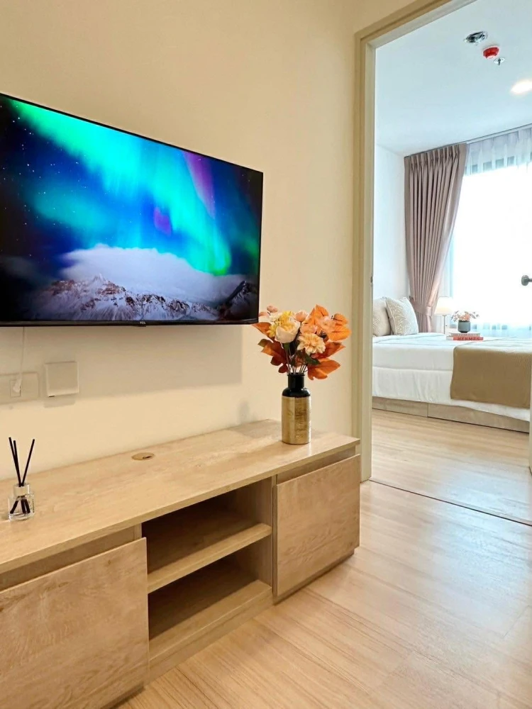 Urgently available for rent at Chewathai Kaset Nawamin. Beautifully decorated room, white tone, pleasing to the eye, affordable price. Hurry and reser