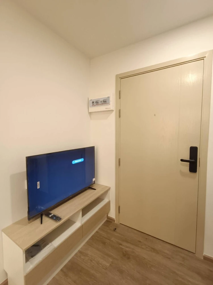 For rent immediately! Flexi Suksawat condo, ready to move in, partitioned into separate areas, fully furnished with appliances. Book now, don't miss o