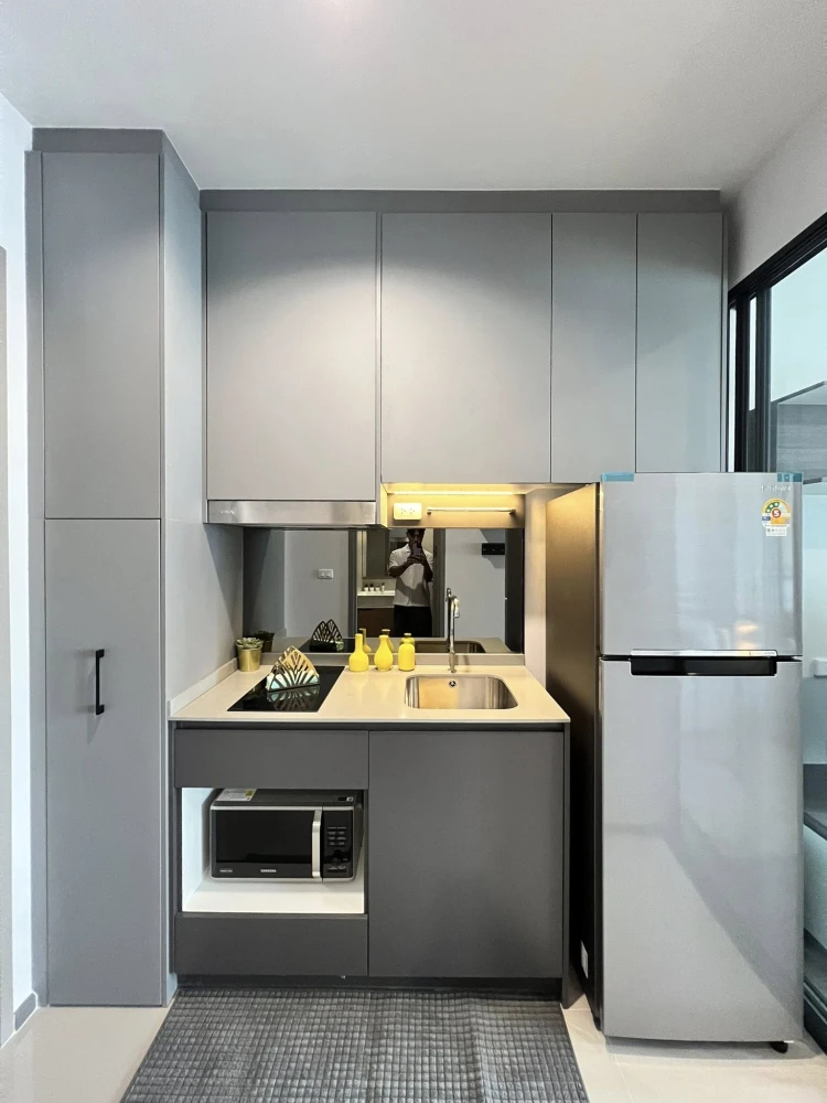 For rent immediately! IdeO SUKHUMVIT RAMA 4, beautifully decorated unit with high-quality built-in furniture. Amazing price! You'll regret not booking