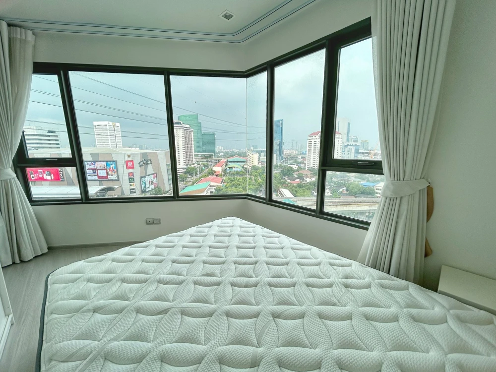 Urgently for rent: Life Ladprao, 15th floor, open view, garden view, large balcony, complete here, good like this, hurry and reserve now.