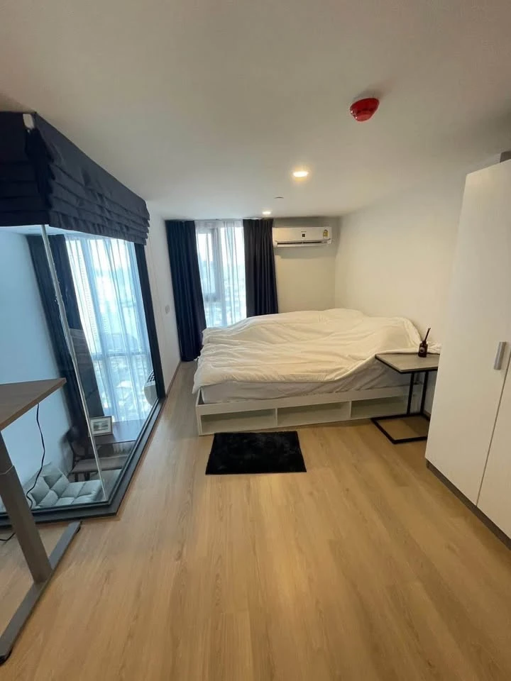 Urgent rental at Life Rama 4 - Asoke! A lovely unit with full amenities at a fantastic price—book yours today! images
