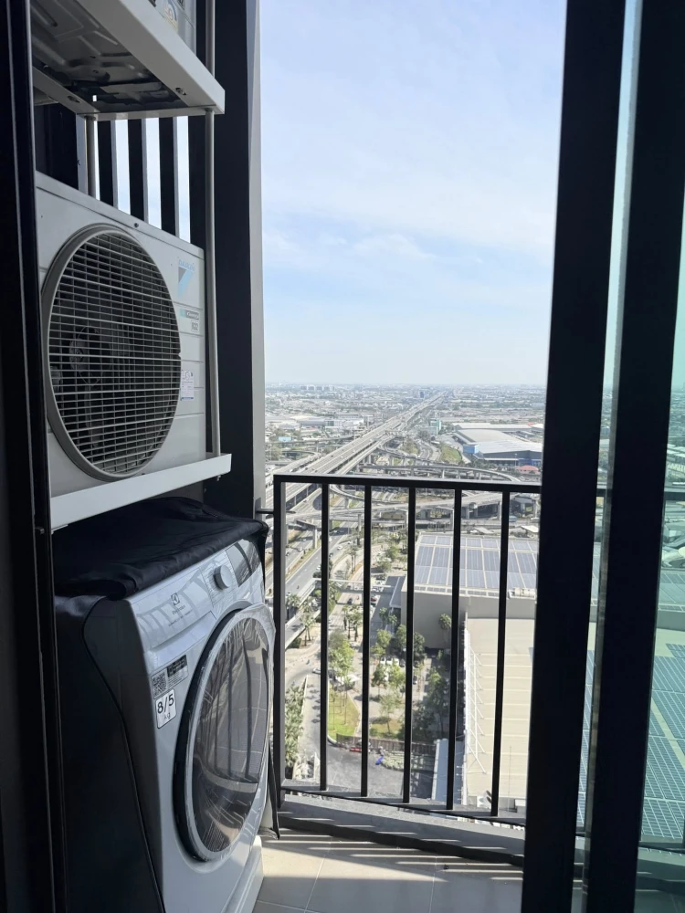 For rent immediately! Noble NUE Mega Plus Bangna, 34th floor. Unobstructed view of Mega Bangna, morning sun, good ventilation. Everything you need is