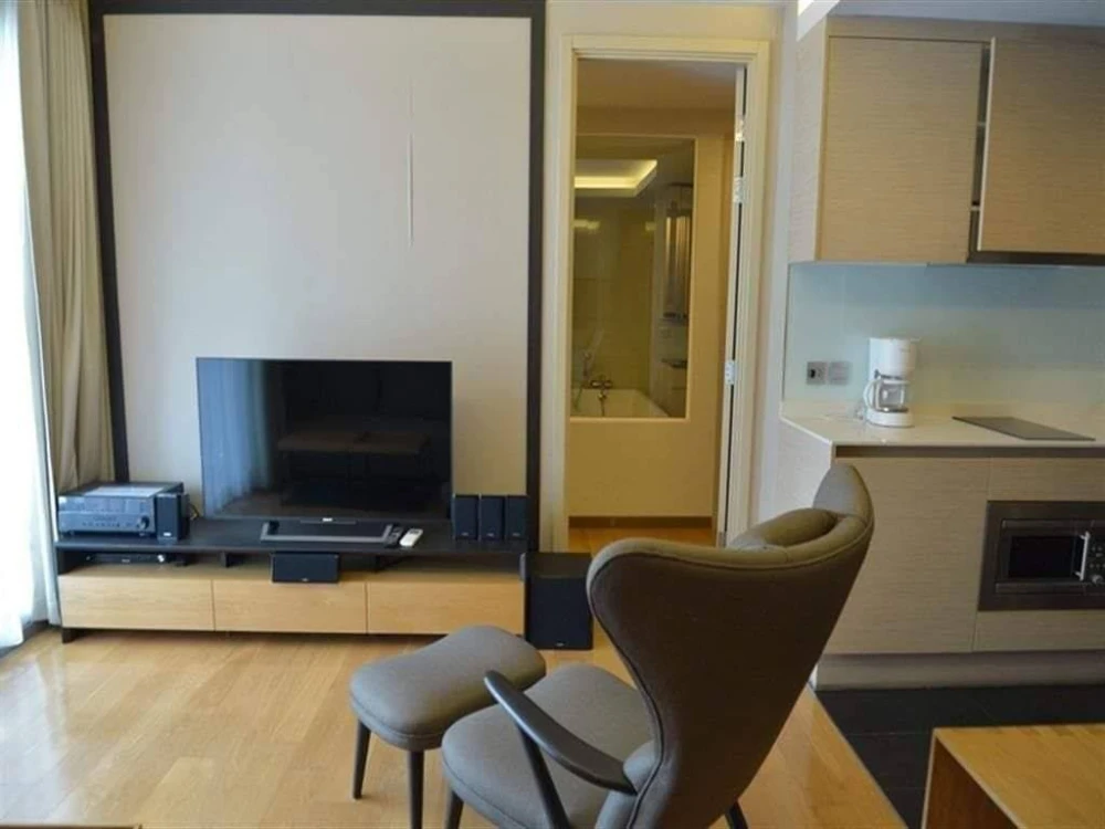 Urgently available for rent: Via Botani Sukhumvit 47, a lovely room with plenty of usable space, convenient and complete in one place. Come reserve no