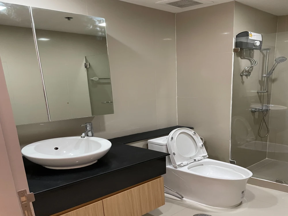 For rent urgently!! Condo Nusasiri Grand Condo in the heart of Sukhumvit There are complete facilities. Don't miss it!!