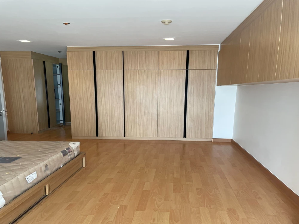 For rent urgently!! Condo Nusasiri Grand Condo in the heart of Sukhumvit There are complete facilities. Don't miss it!!