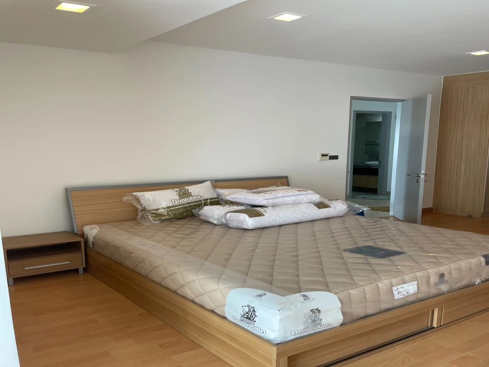 For rent urgently!! Condo Nusasiri Grand Condo in the heart of Sukhumvit There are complete facilities. Don't miss it!!