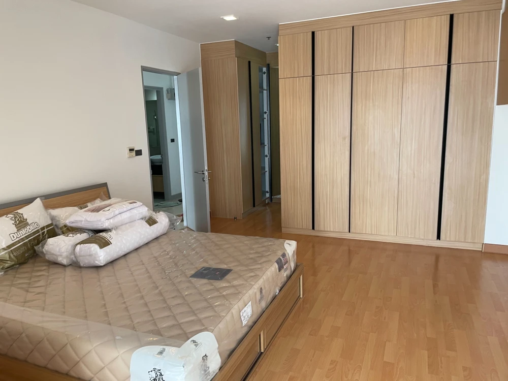 For rent urgently!! Condo Nusasiri Grand Condo in the heart of Sukhumvit There are complete facilities. Don't miss it!!