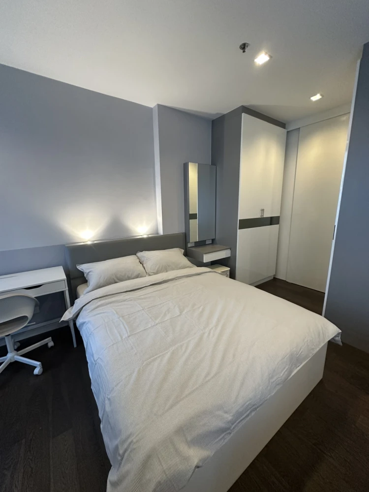 Urgently for rent, Nara Nine Condo, simply decorated room, 10th floor, just the right height, great price, don't miss this opportunity.