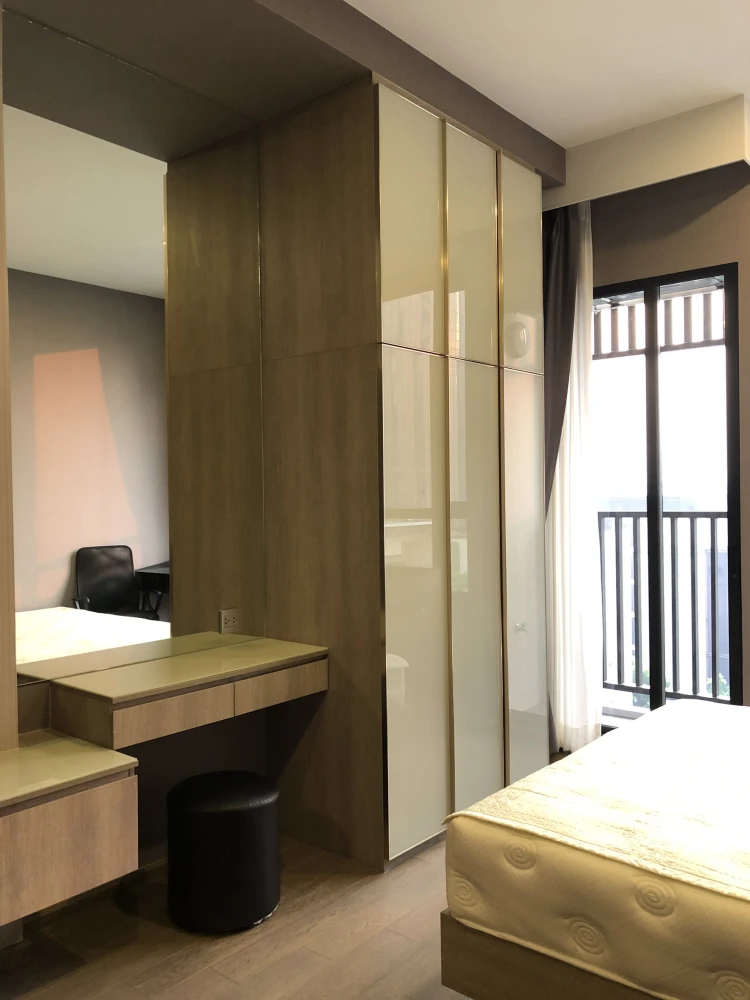 For rent urgently!! Condo Park Origin Phayathai, good location, close to both BTS and Airport link Phayathai!!