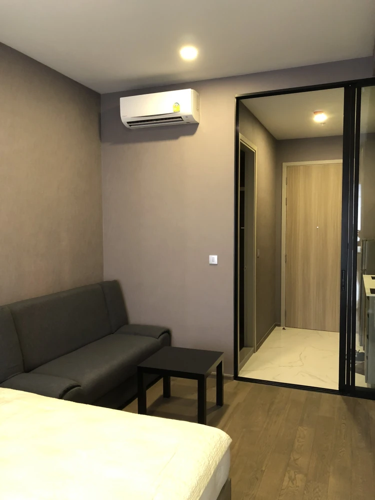 For rent urgently!! Condo Park Origin Phayathai, good location, close to both BTS and Airport link Phayathai!!