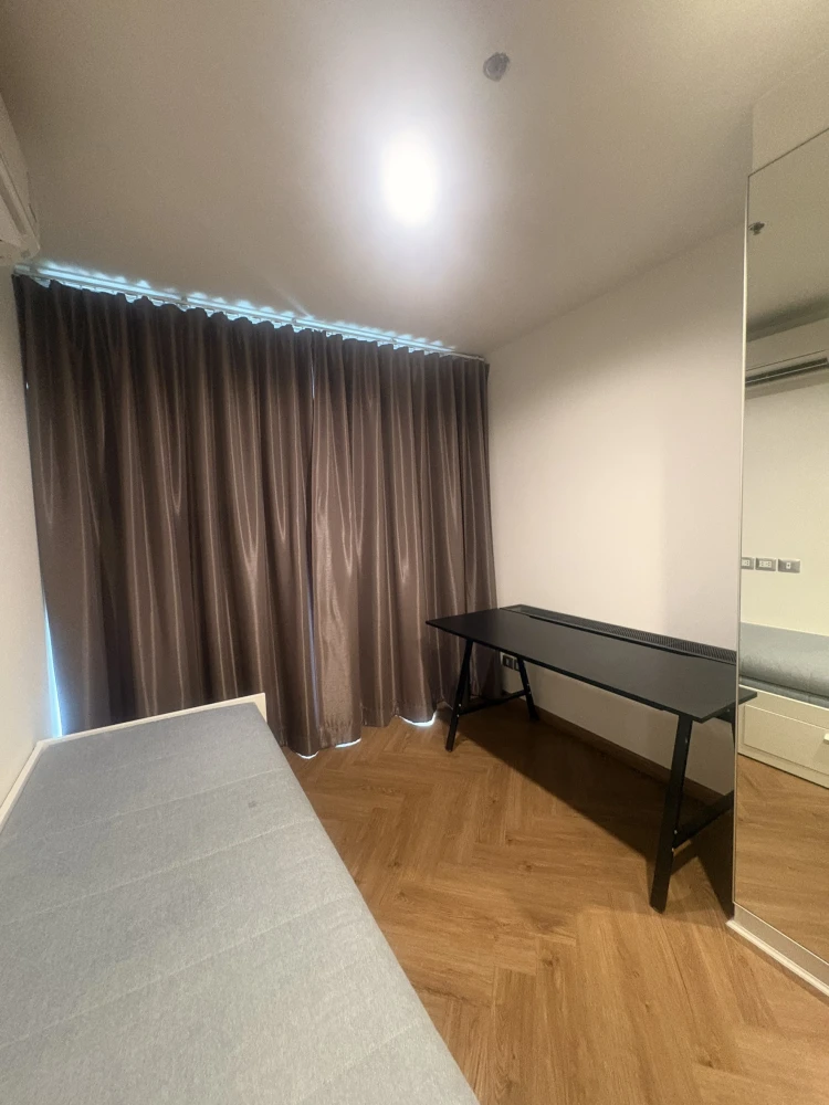 For rent urgently!! Condo Rhythm Sukhumvit 42, room number 5/381, good location, can carry the bag and move in immediately, don't miss it!!