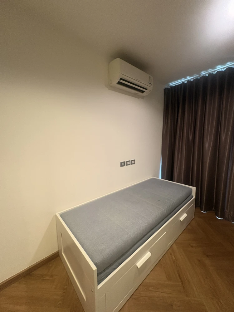 For rent urgently!! Condo Rhythm Sukhumvit 42, room number 5/381, good location, can carry the bag and move in immediately, don't miss it!!
