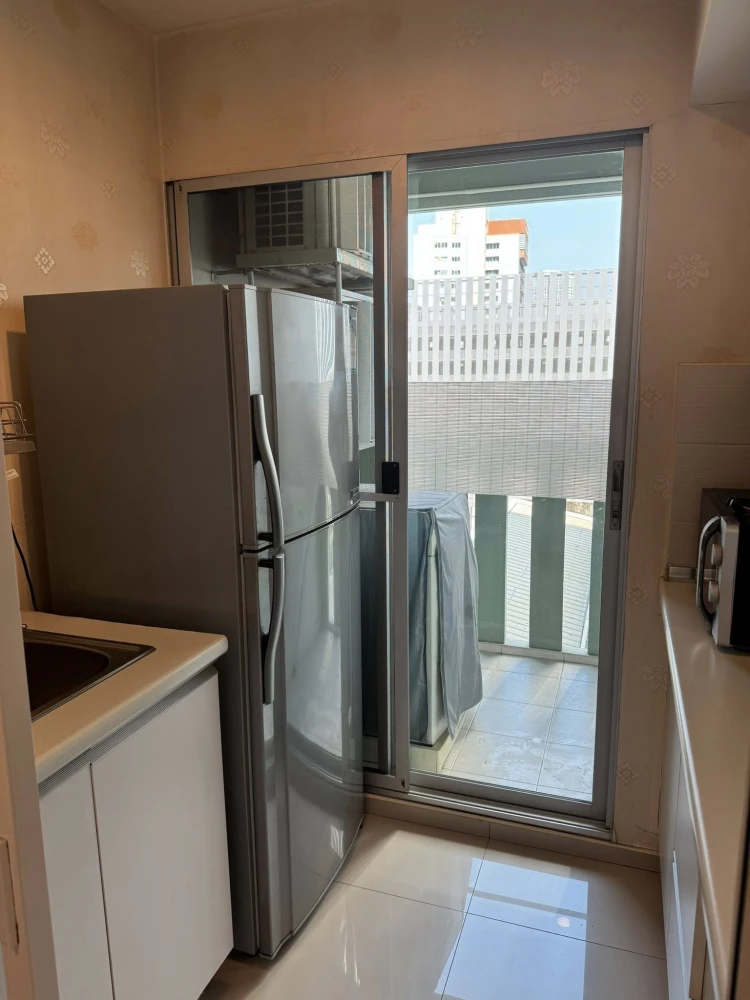 Condo for rent, Lumpini Place Rama 9. Ready to move in, fully furnished. Just bring your suitcase!