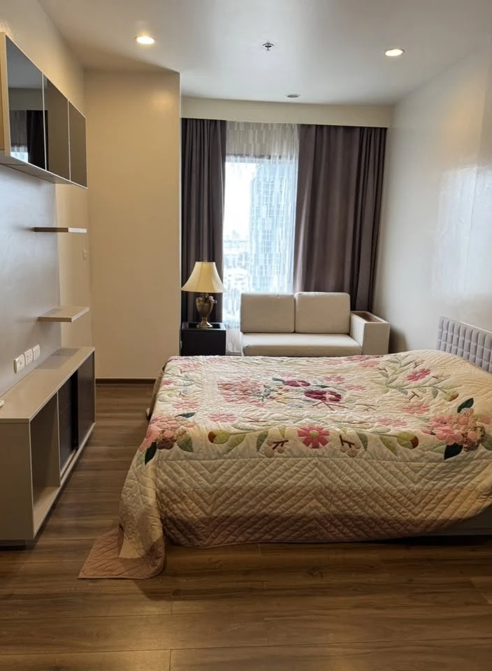 For rent immediately!! Onyx Phaholyothin Condo, ready to move in. Fully furnished. Just bring your bags and move in! Book now!!
