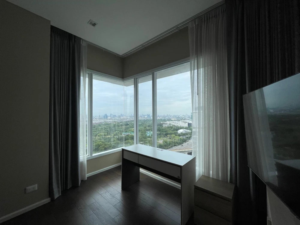 For rent urgently!! The Saint Residences Condo, good location, ready to move in right away, book now!!