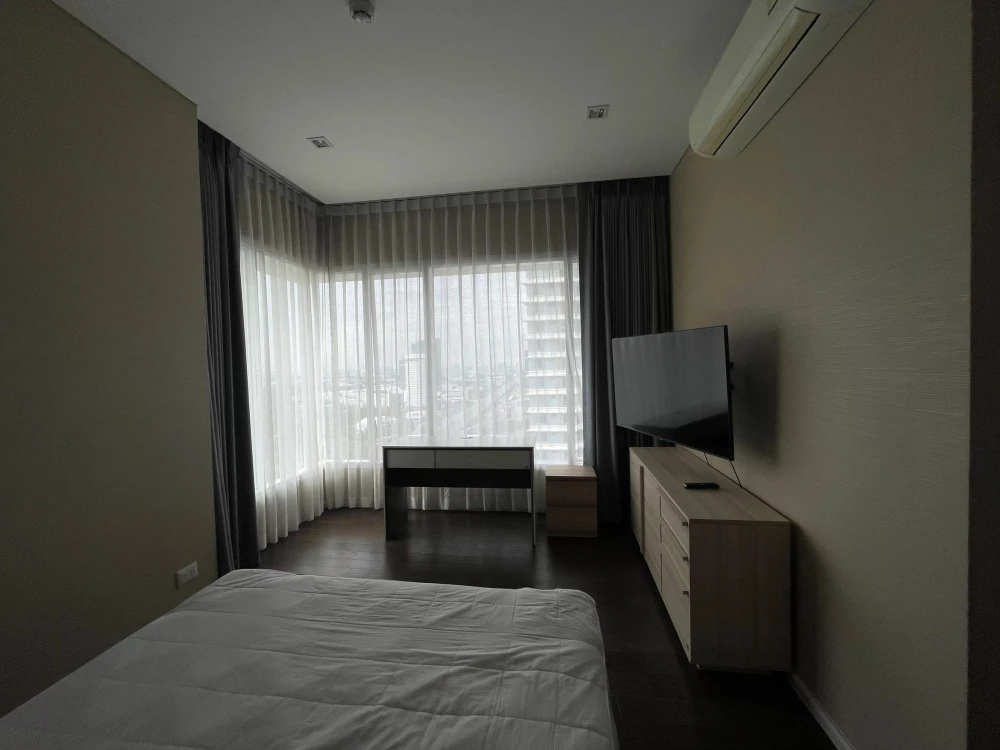 For rent urgently!! The Saint Residences Condo, good location, ready to move in right away, book now!!