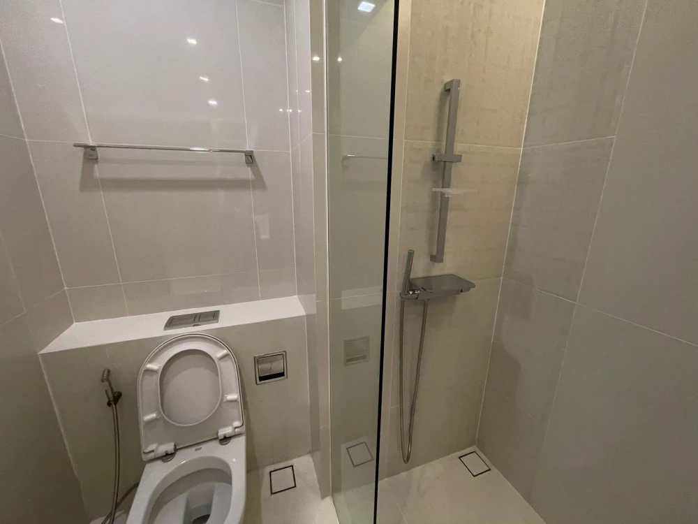 For rent urgently!! The Saint Residences Condo, good location, ready to move in right away, book now!!