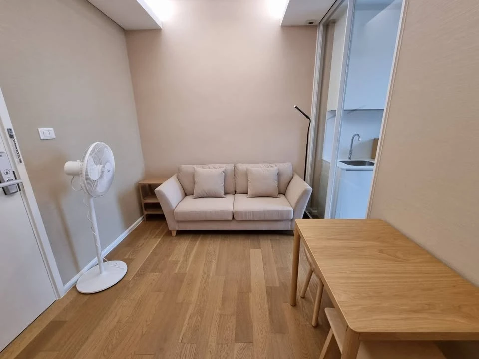 For rent urgently!! Condo The Saint Residences, a new definition of happiness. Equivalent to a 5-star hotel, book now!!