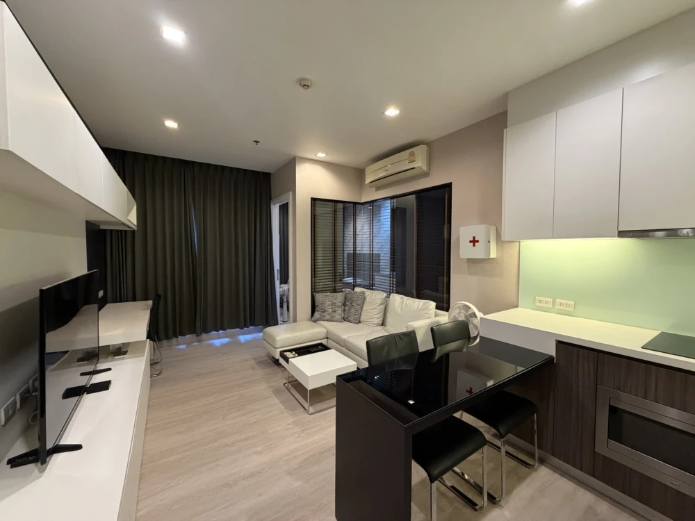 For rent urgently!! Condo Urbano Absolute Sathorn-Taksin, good location condo ready to move in immediately!!
