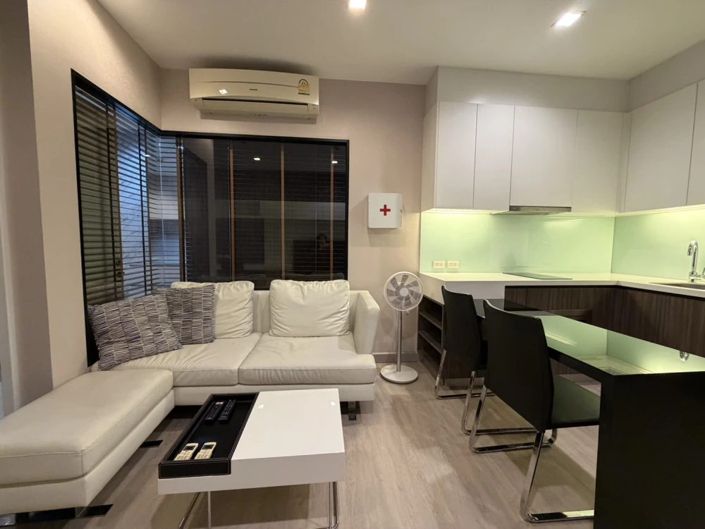 For rent urgently!! Condo Urbano Absolute Sathorn-Taksin, good location condo ready to move in immediately!!