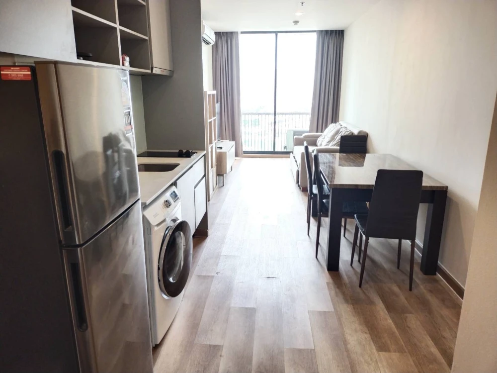 For rent urgently!! Condo Noble Revo Silom, 19th floor, beautiful room, fully furnished, ready to move in. Don't miss it, hurry up and book now!!