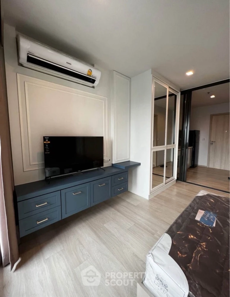 For rent urgently!! Life One Wireless Condo in the heart of the city Ready to move in. Hurry up to reserve!!