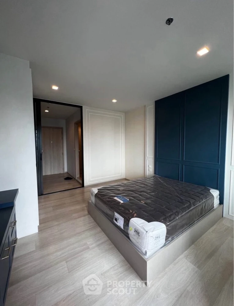 For rent urgently!! Life One Wireless Condo in the heart of the city Ready to move in. Hurry up to reserve!!