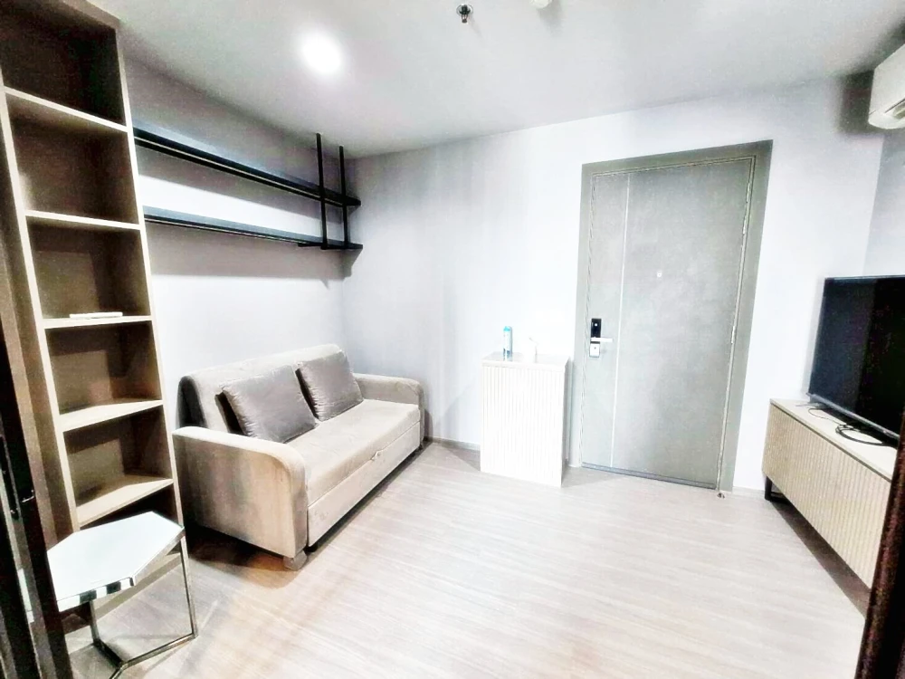 For rent urgently!! Condo Life Asoke-Rama 9, complete facilities Ready to move in. Hurry up to reserve!!