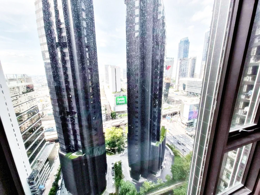 For rent urgently!! Condo Life Asoke-Rama 9, complete facilities Ready to move in. Hurry up to reserve!!