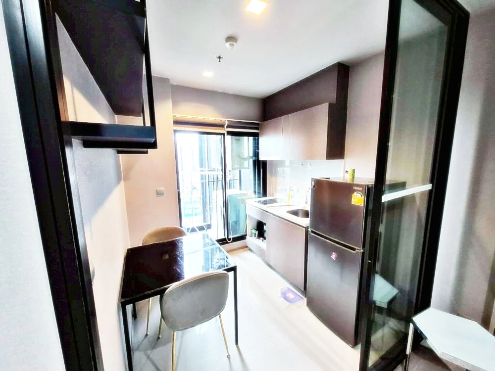 For rent urgently!! Condo Life Asoke-Rama 9, complete facilities Ready to move in. Hurry up to reserve!!