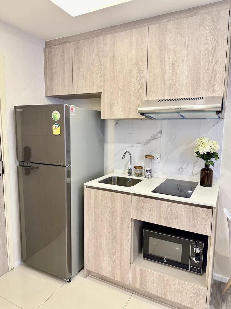 For rent urgently!! Condo Icon Sukhumvit 77, 2nd floor, Building B, nice room, fully furnished, good location, don't miss it, hurry up and move!!