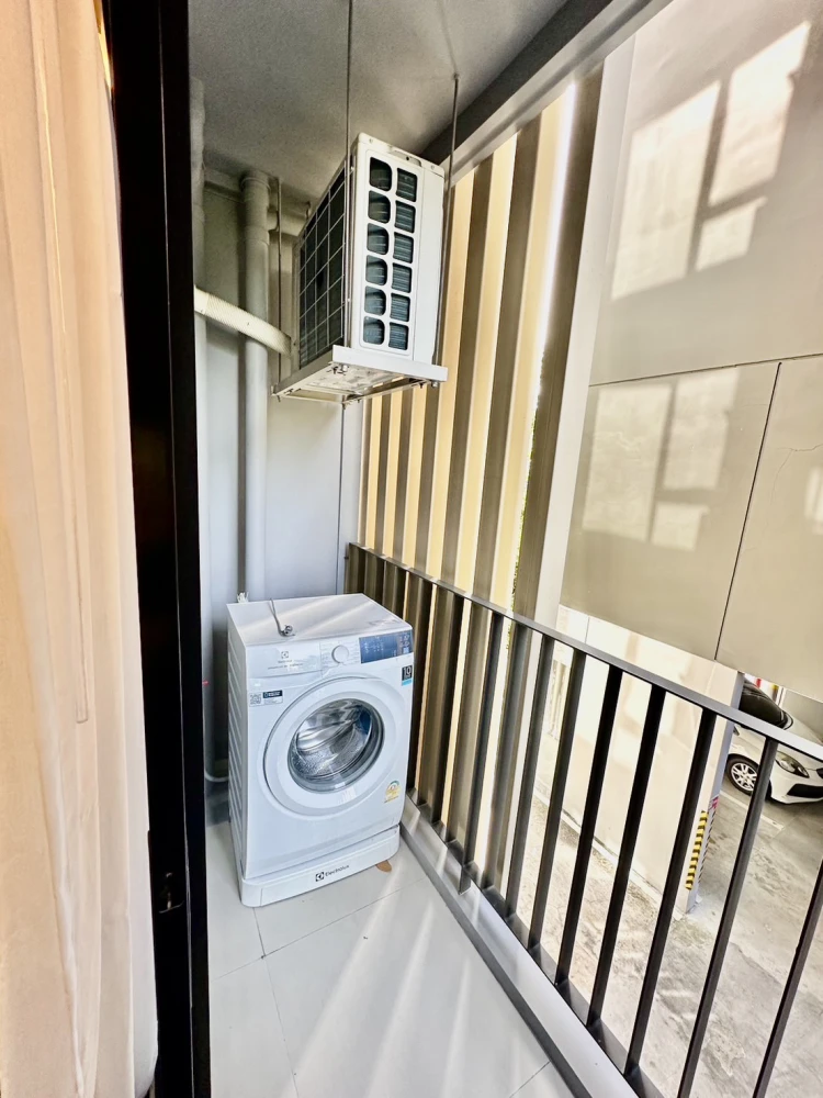 For rent urgently!! Condo Icon Sukhumvit 77, 2nd floor, Building B, nice room, fully furnished, good location, don't miss it, hurry up and move!!