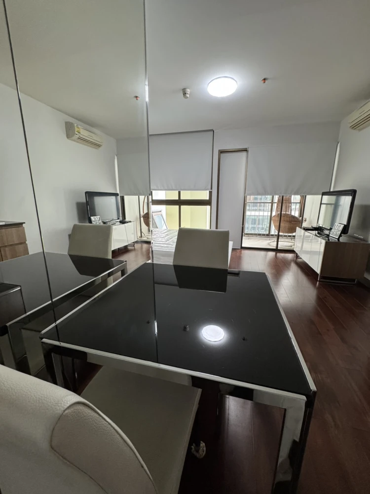 For rent urgently!! Condo Ideo Sathorn-Taksin Condo gives you the freedom to live in all aspects of your life. Don't miss it!!