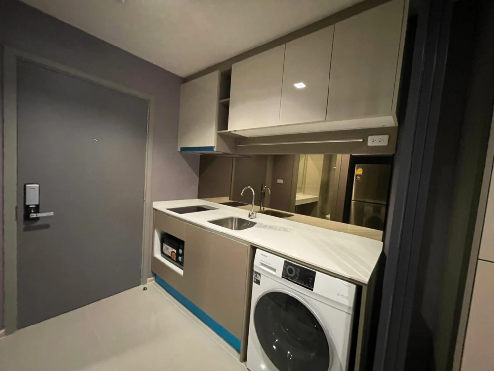 For rent urgently!! Condo Ideo Sathorn-Wongwian Yai Location near the city, convenient to travel, near BTS Wongwian Yai!!