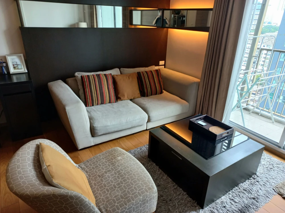 For rent!! Hive Taksin Condo, good location condo, room ready to move in, hurry up and book now!!