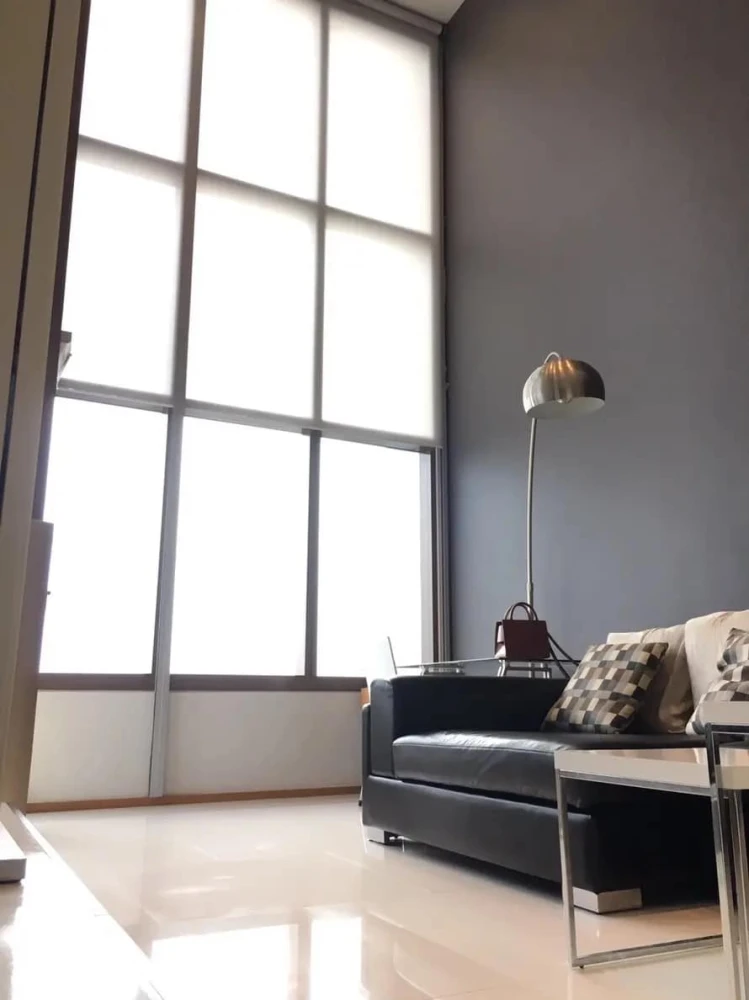 Urgent for rent!! The Emporio Place condo, good location, convenient travel, near BTS and MRT, good price, hurry and reserve now!!
