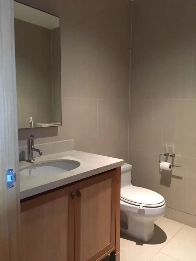 Urgent for rent!! The Emporio Place condo, good location, convenient travel, near BTS and MRT, good price, hurry and reserve now!!